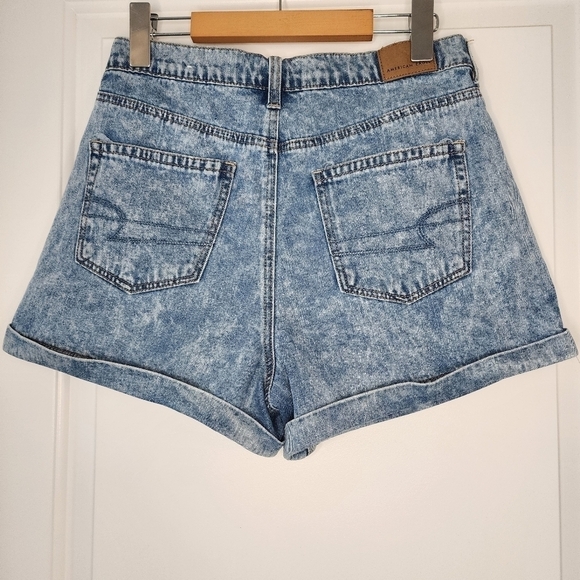 American Eagle Denim Shorts Cuffed Hem Pleated Denim Jeans Size 6 - Picture 3 of 4